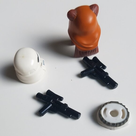 Star Wars Lego Mini Figure Pieces - Picture 2 of 3